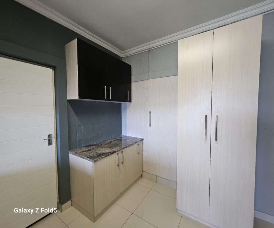 To Let  Bedroom Property for Rent in Winterstrand Eastern Cape